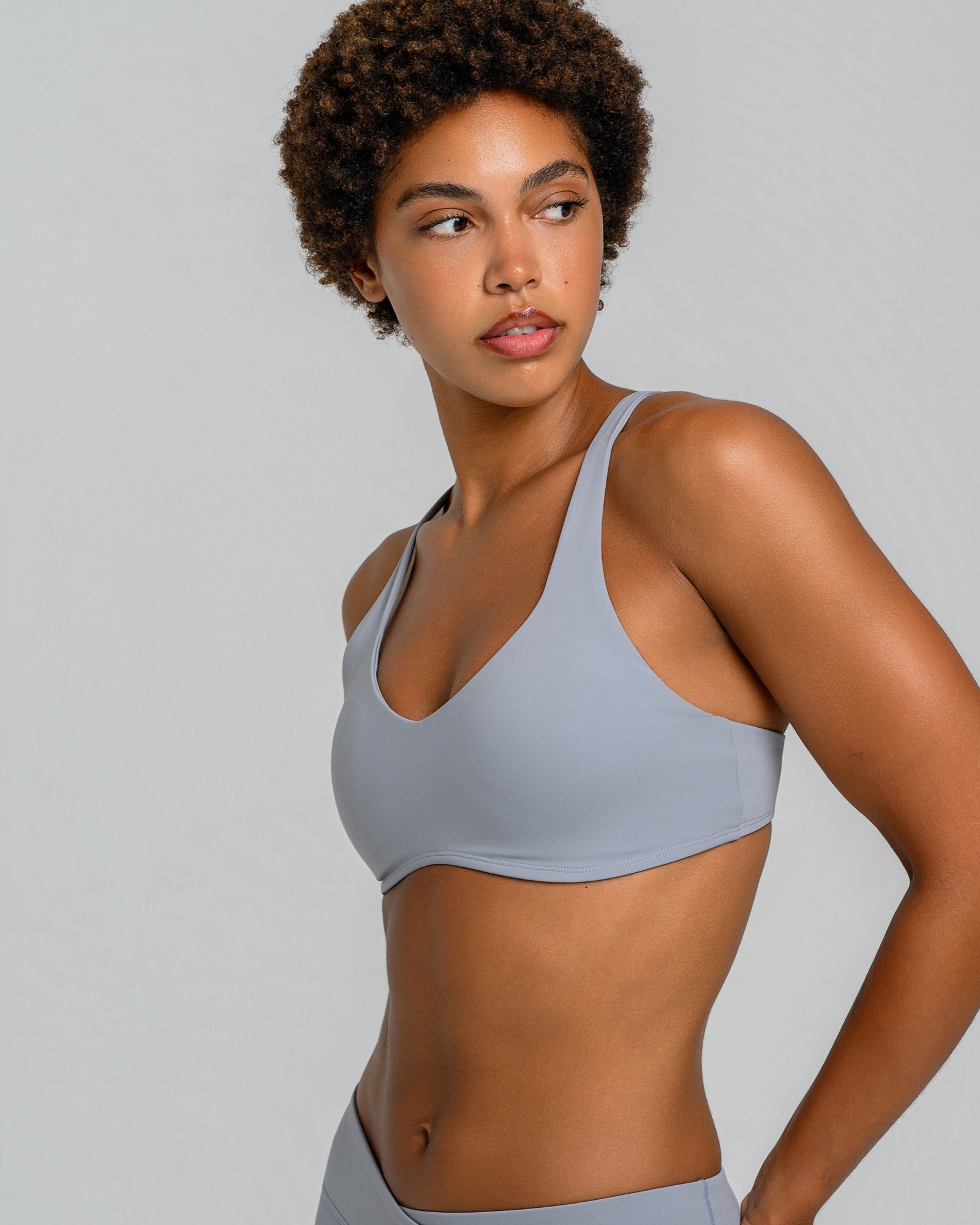 UNSTOPPABLE™ CROSS BACK BRA ASH GRAY