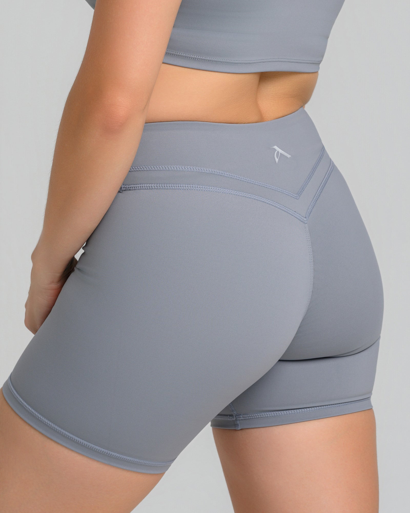 UNSTOPPABLE™ MID WAIST WRAP SHORTS ASH GRAY
