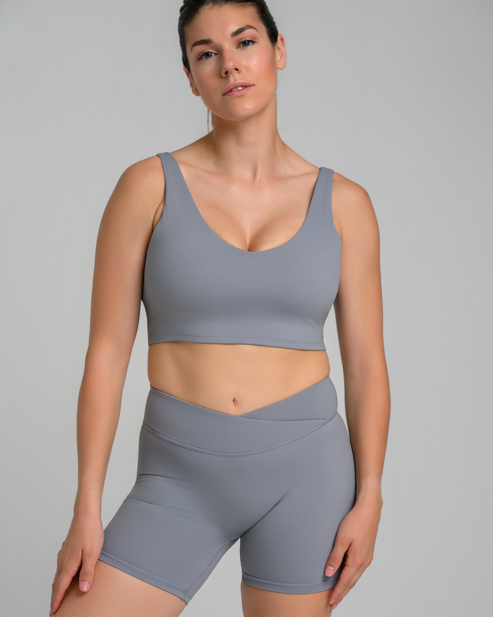 UNSTOPPABLE™ V-NECK BRA ASH GRAY