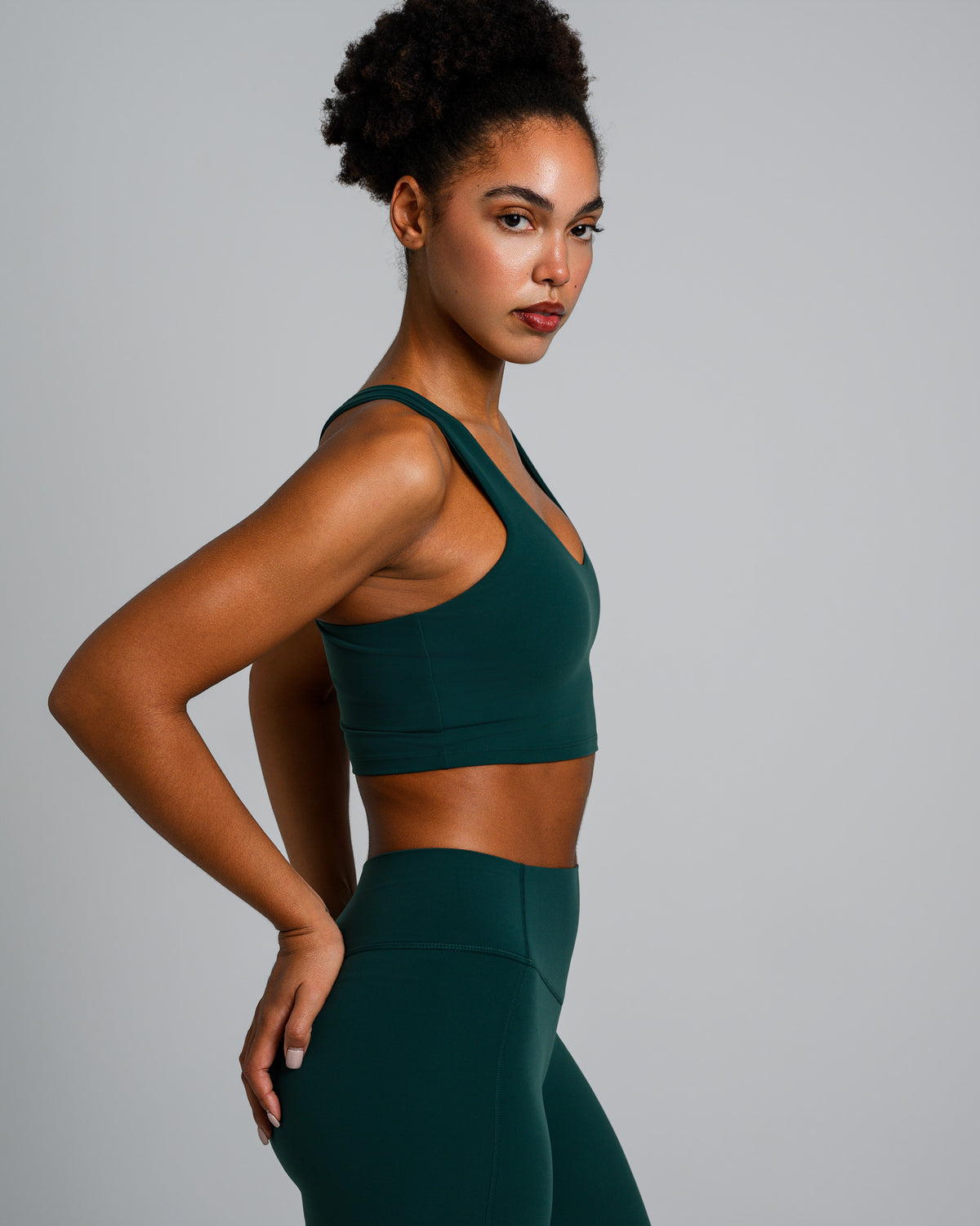 EVERYDAY MOVES MIDI BRALETTE FOREST GREEN