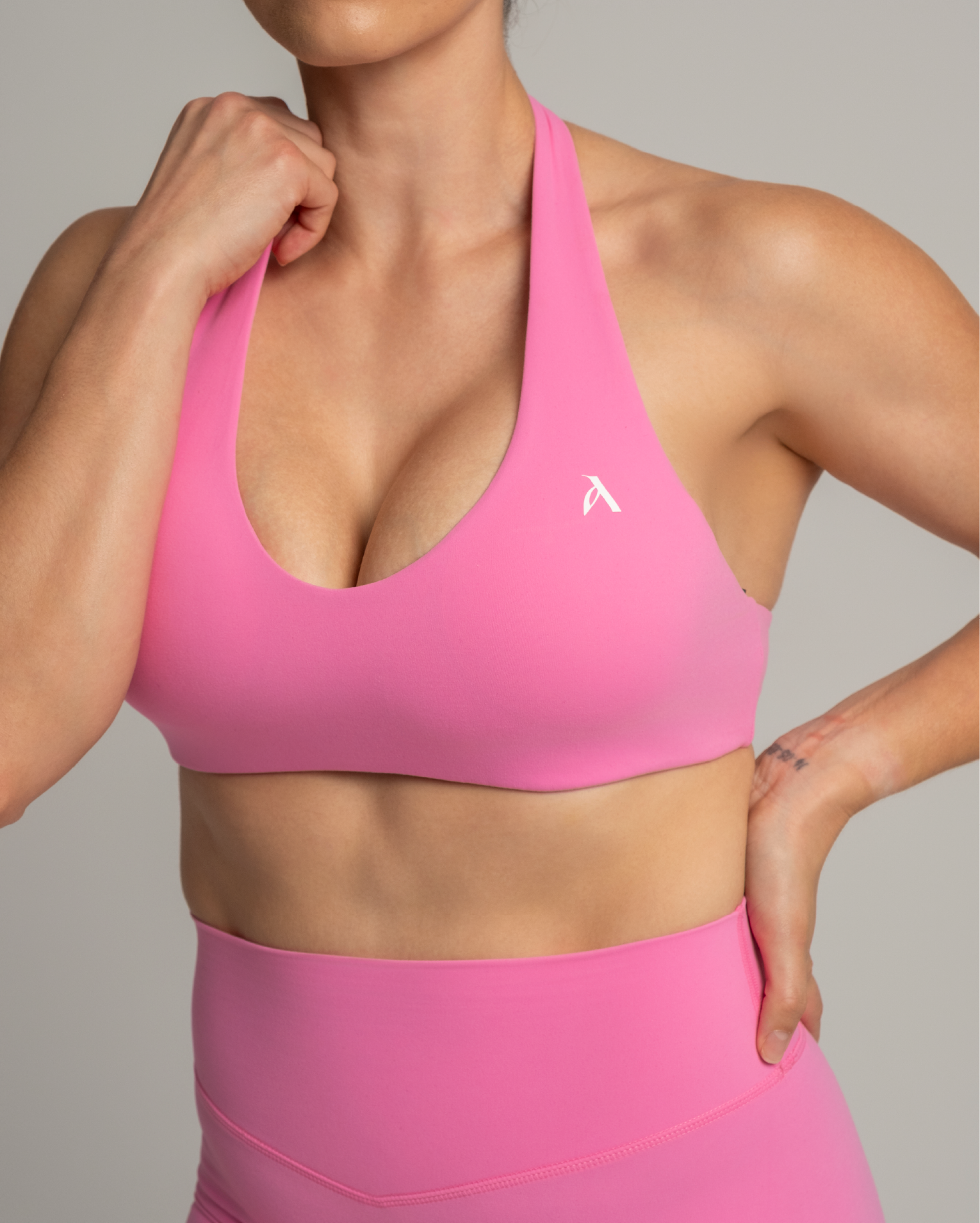 EVERYDAY MOVES HALTER NECK BRA HOT PINK