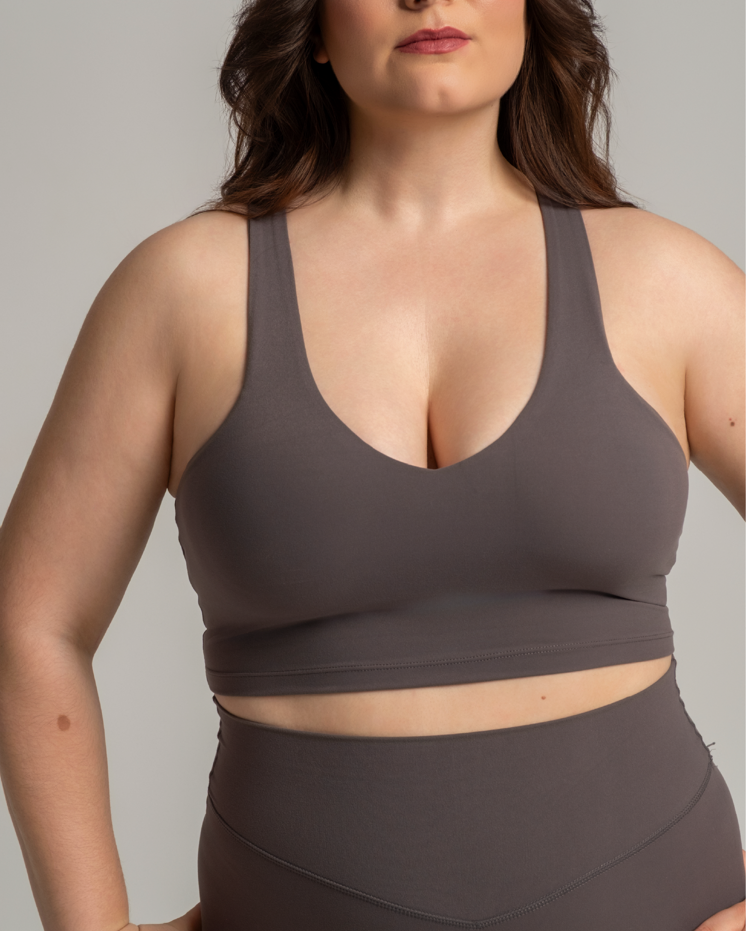 EVERYDAY MOVES MIDI BRALETTE STONE GRAY